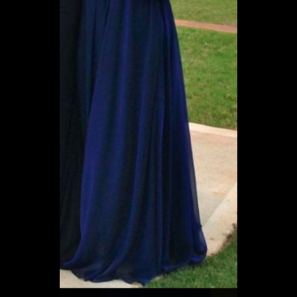 Gorgeous royal blue dress ✨ - Picture 2 of 8